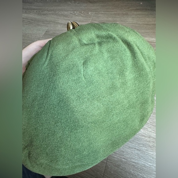 Beautiful Vintage 1960s Green Kisslock Handbag - Picture 13 of 13